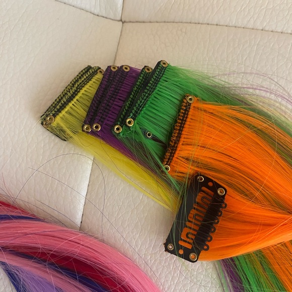 24” Long 8 Different color Hair Extensions - Picture 5 of 7